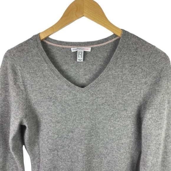 ISAAC Mizrahi 100% Cashmere Long Sleeve V-Neck Sweater Grey Size XXS - Picture 4 of 9
